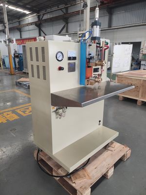 Cnc Capacitance Discharge Nut Capacitor Spot Welder dla komponentów elektronicznych